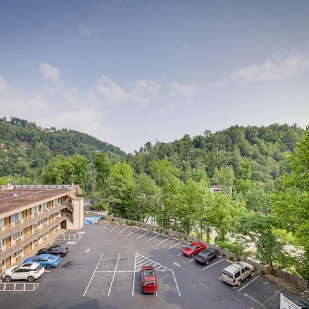 Stylish Gatlinburg Condo With Pool Walk Downtown! Zewnętrze zdjęcie