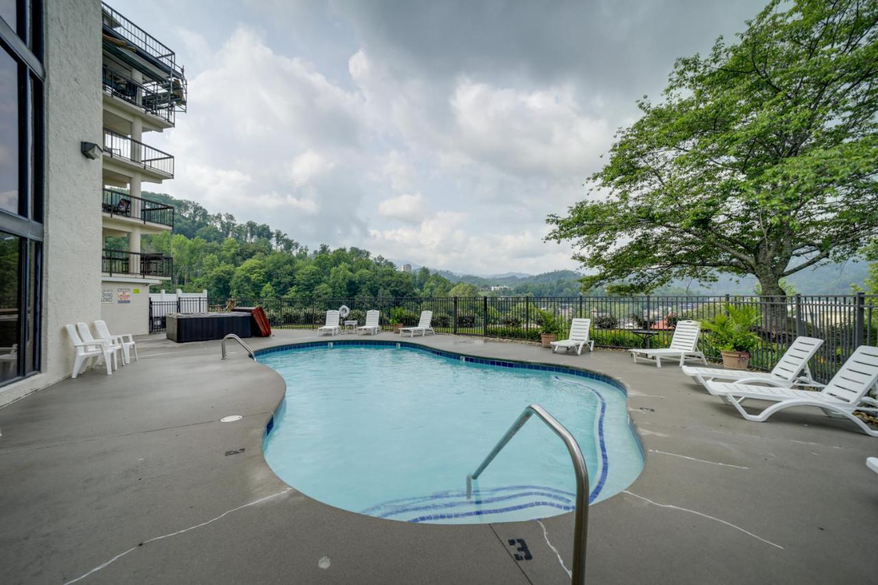 Stylish Gatlinburg Condo With Pool Walk Downtown! Zewnętrze zdjęcie