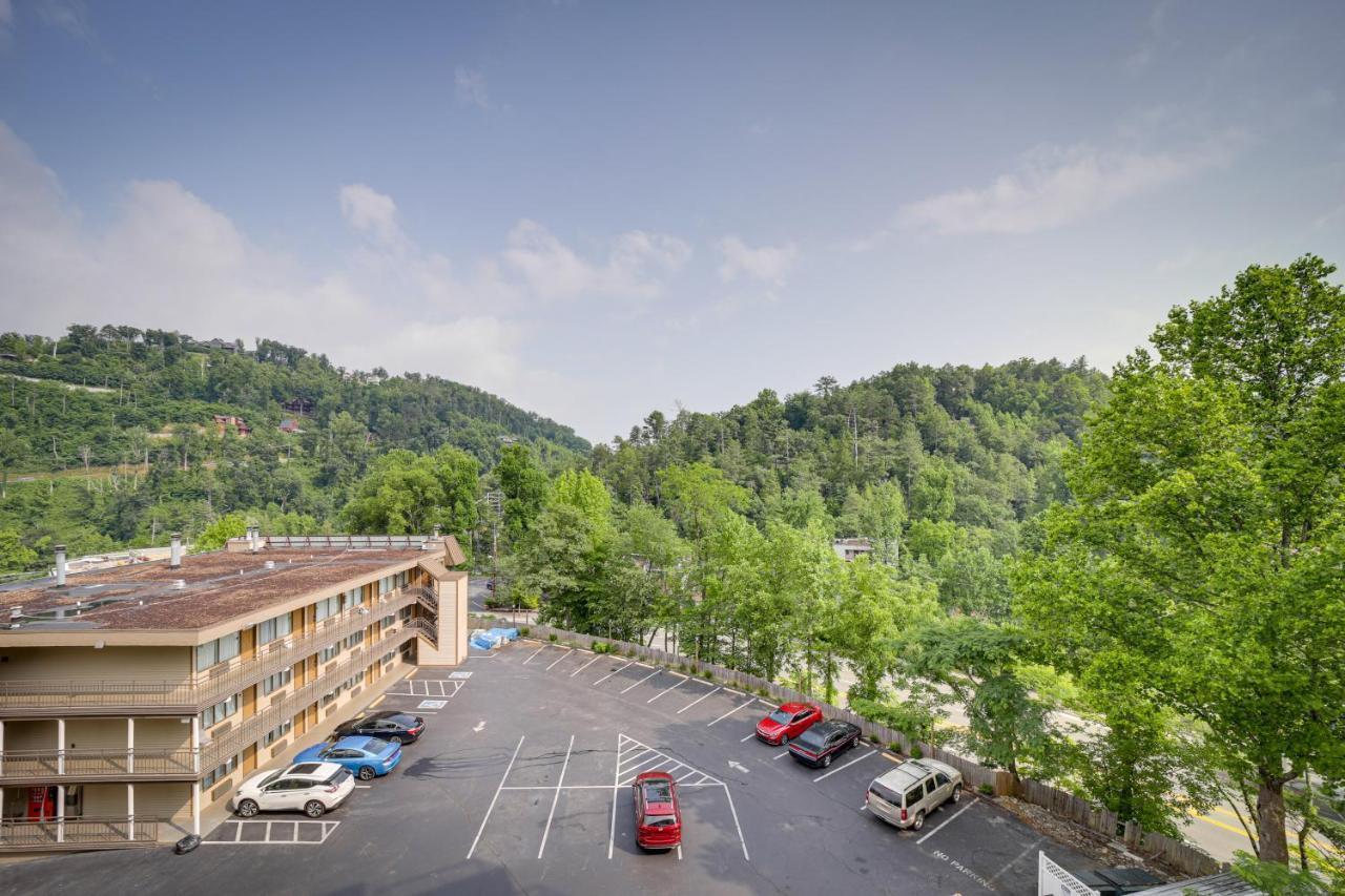 Stylish Gatlinburg Condo With Pool Walk Downtown! Zewnętrze zdjęcie