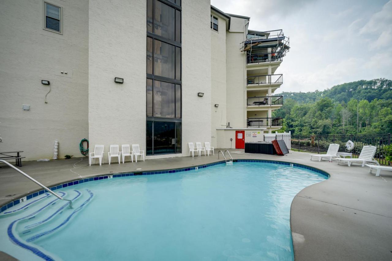 Stylish Gatlinburg Condo With Pool Walk Downtown! Zewnętrze zdjęcie